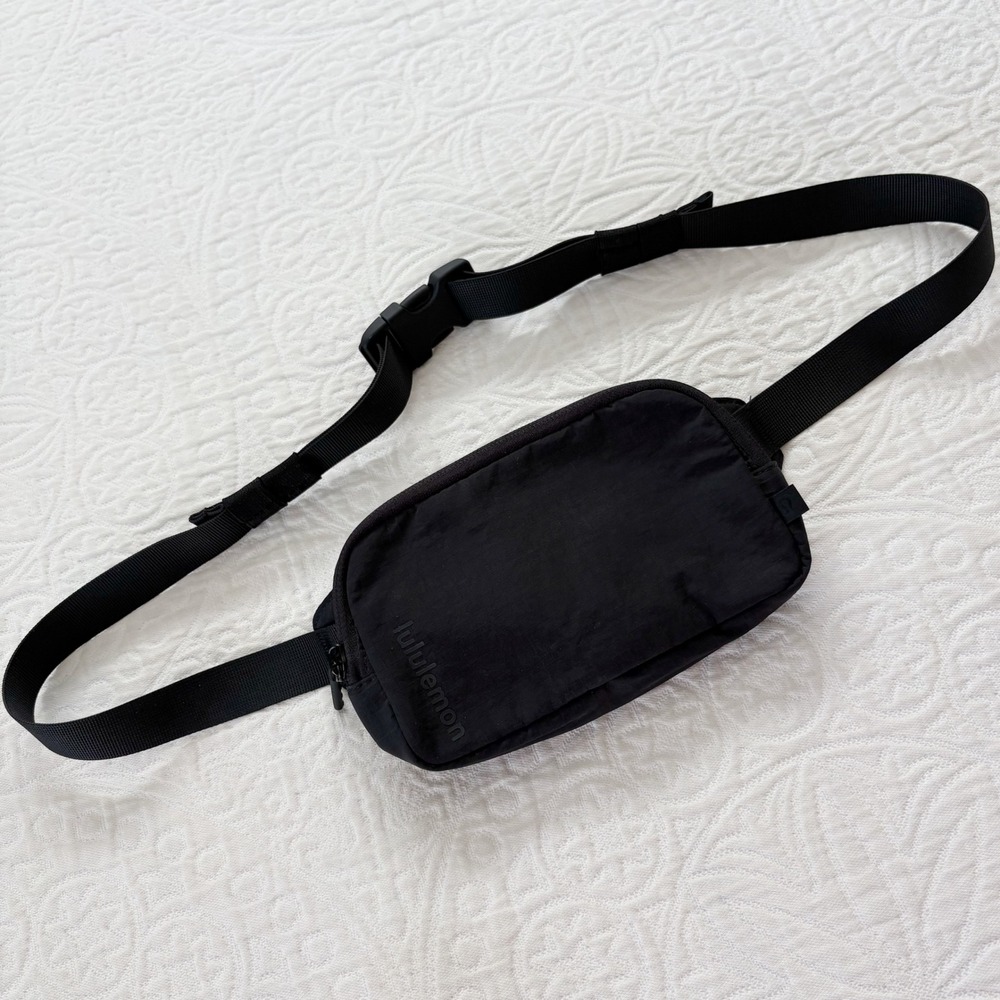 Lululemon Everywhere Belt Bag Mini, Black